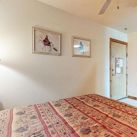 Dillon Commons Hotel Ngoại thất bức ảnh