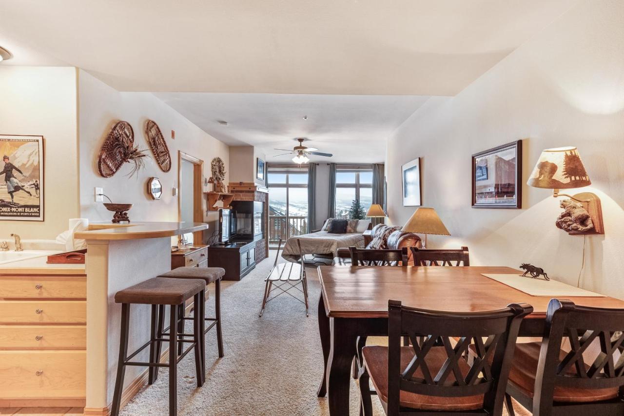 Dillon Commons Hotel Ngoại thất bức ảnh